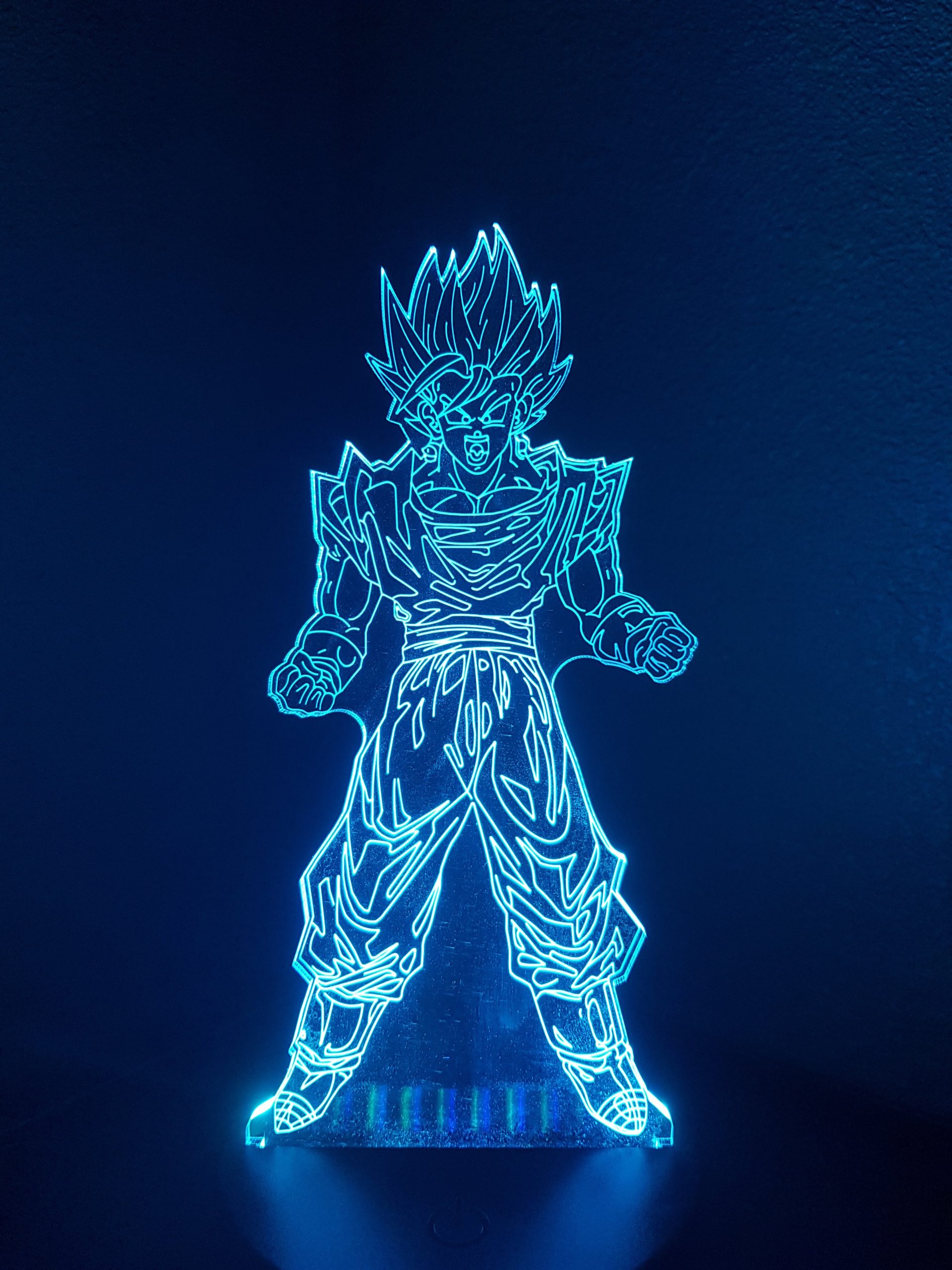 Lampe Veilleuse à LED illustration Goku debout - DBZ – Image 6