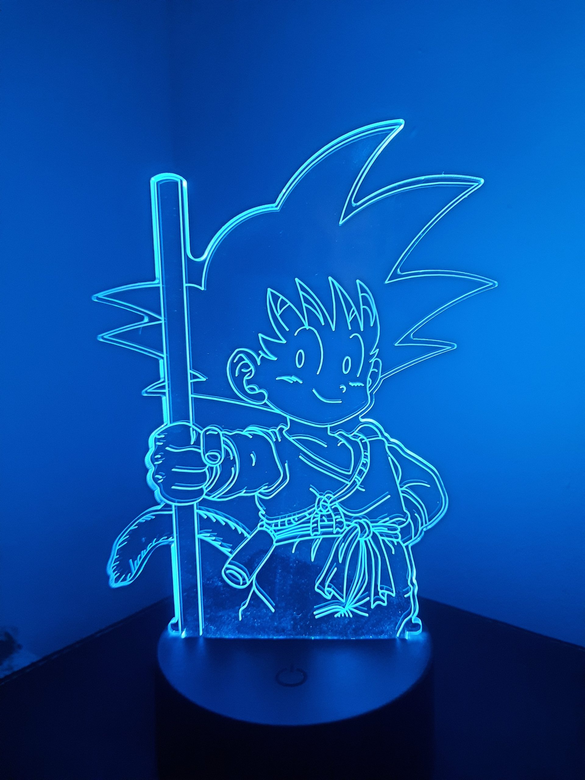 Lampe Veilleuse à LED illustration Goku enfant - DBZ