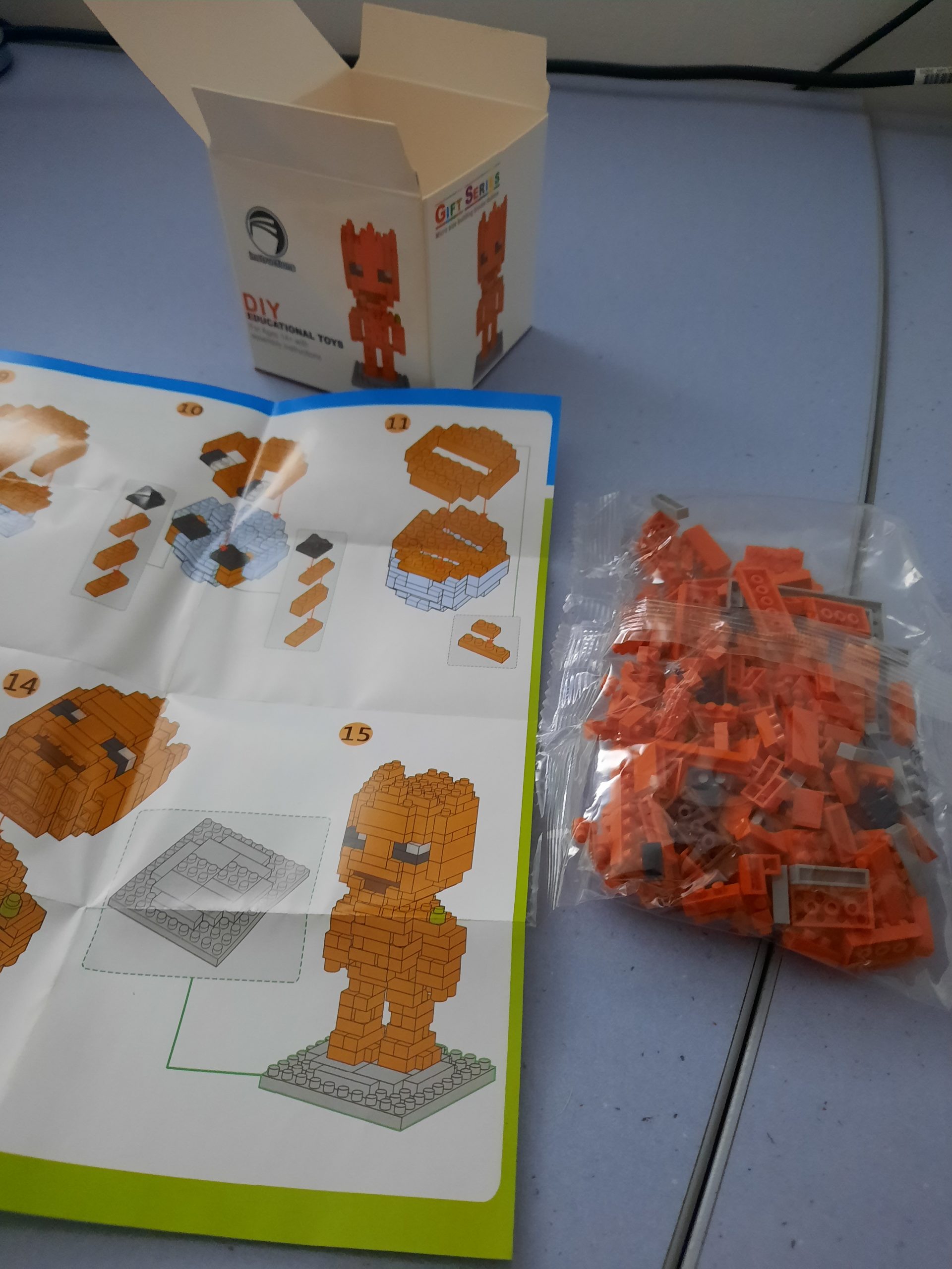 figurine groot à construire